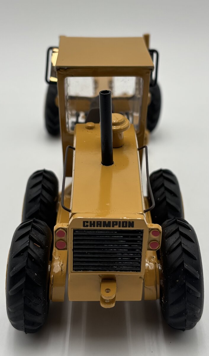 Champion 1:32 Champion Series III 740 Motor Grader LN