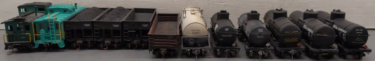 Atlas & Others HO Scale Assorted Freight Cars; 79367 x3, 71385, 17260, [12] VG