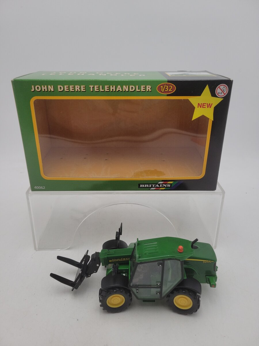 Ertl 40062 1:32 Scale Britains John Deere 3200 Telehandler With Forklift Tines EX/Box
