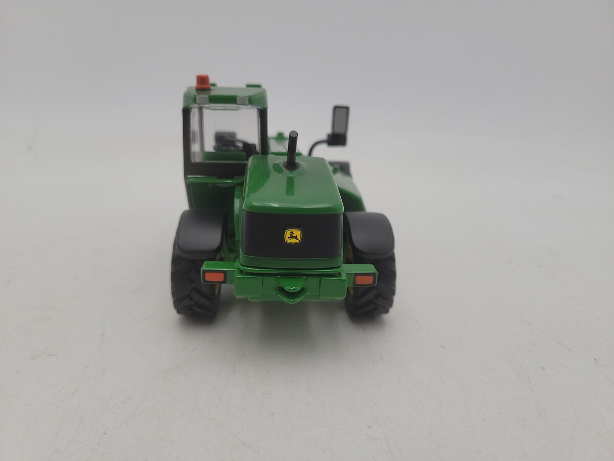 Ertl 40062 1:32 Scale Britains John Deere 3200 Telehandler With Forklift Tines EX/Box
