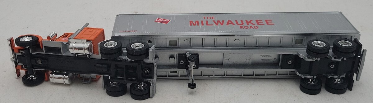 Lionel 6-52116 Milwaukee Road Tractor Trailer LN/Box