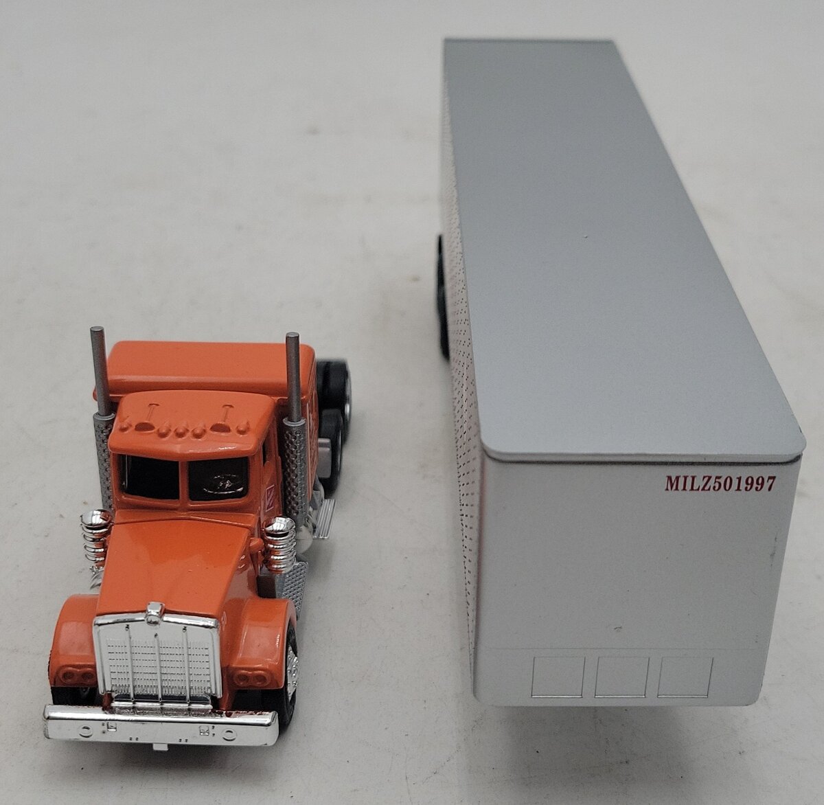 Lionel 6-52116 Milwaukee Road Tractor Trailer LN/Box