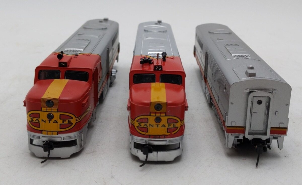 Assorted HO Scale Diesel Locomotives [3] EX