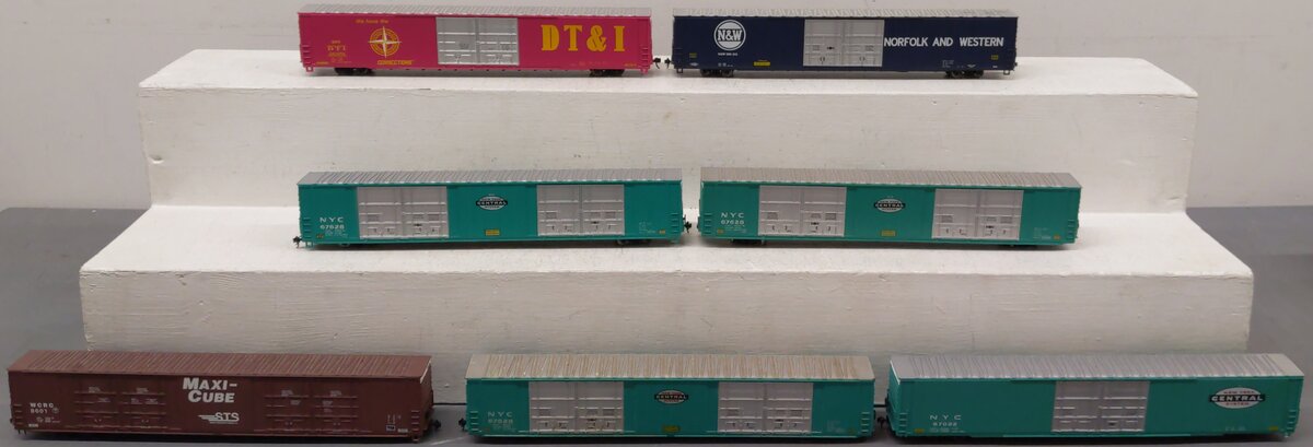 Athearn HO Scale Assorted Freight Cars; 67022, 67628 x3, 355372, 26851, 8601 [7] VG
