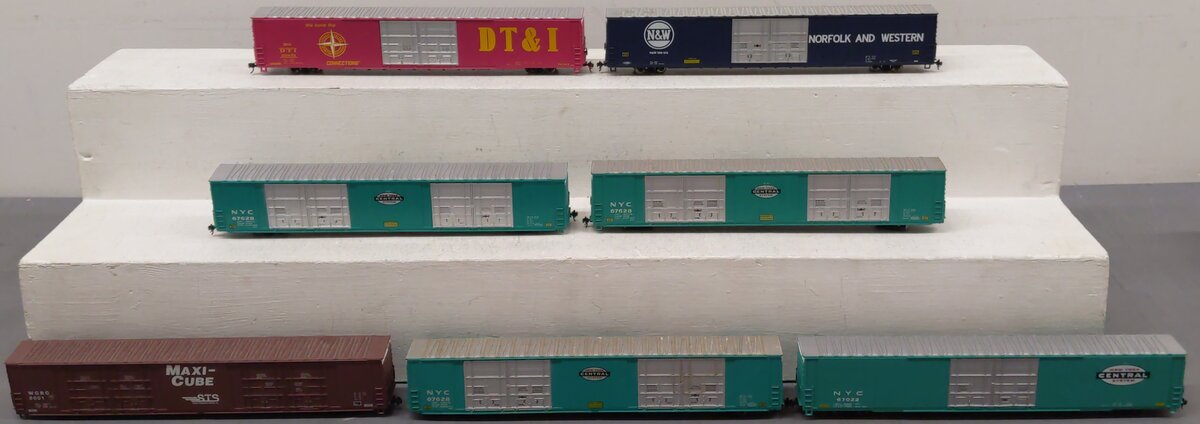 Athearn HO Scale Assorted Freight Cars; 67022, 67628 x3, 355372, 26851, 8601 [7] VG