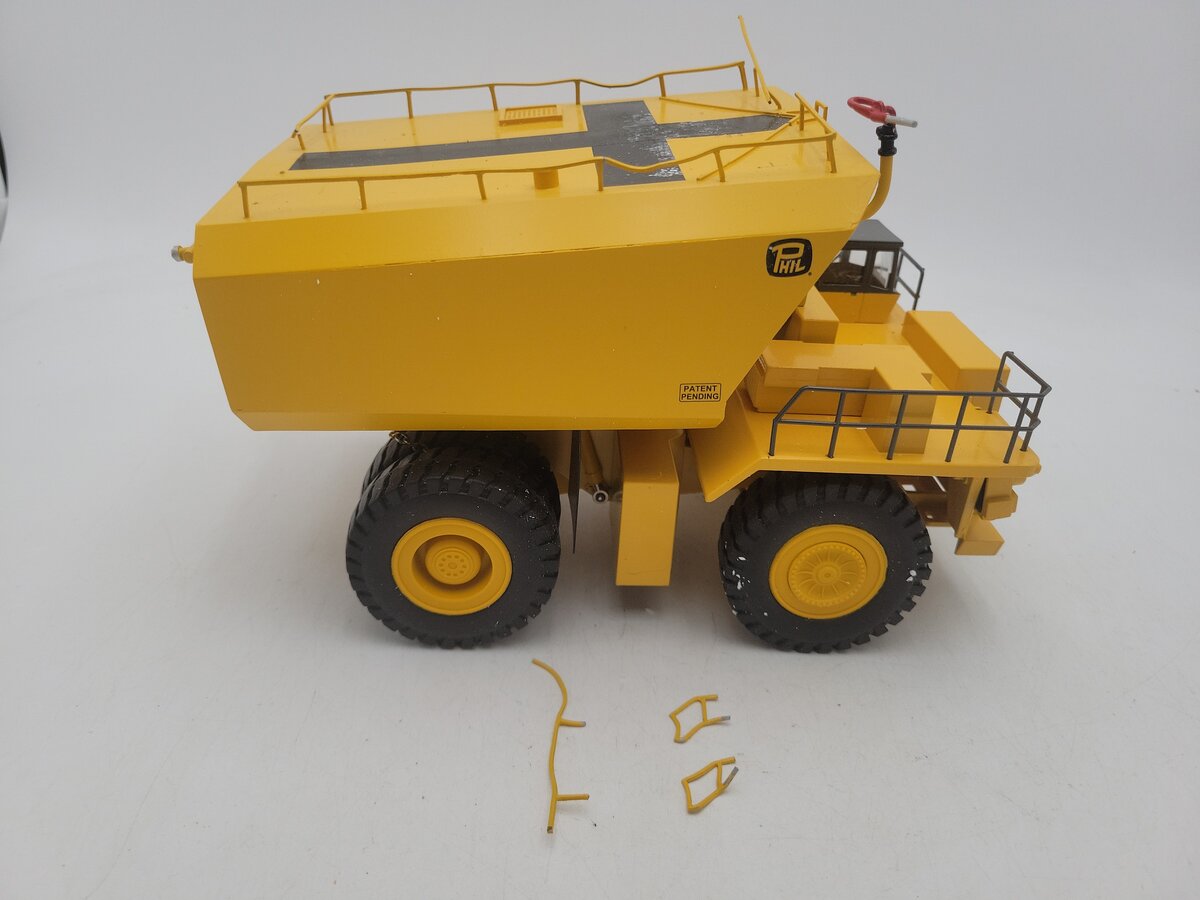 OHS Models 523 1:50 Scale Yellow Komatsu 685E/Philippi-Hagenbuch Tanker Die Cast VG/Box
