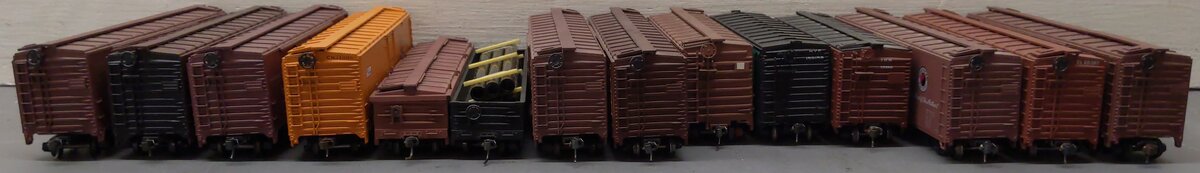 Athearn & Others HO Scale Assorted Freight Cars; 53032, 262953, 41010, [14] VG