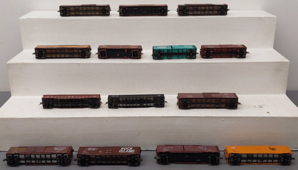 Athearn & Others HO Scale Assorted Freight Cars; 53032, 262953, 41010, [14] VG