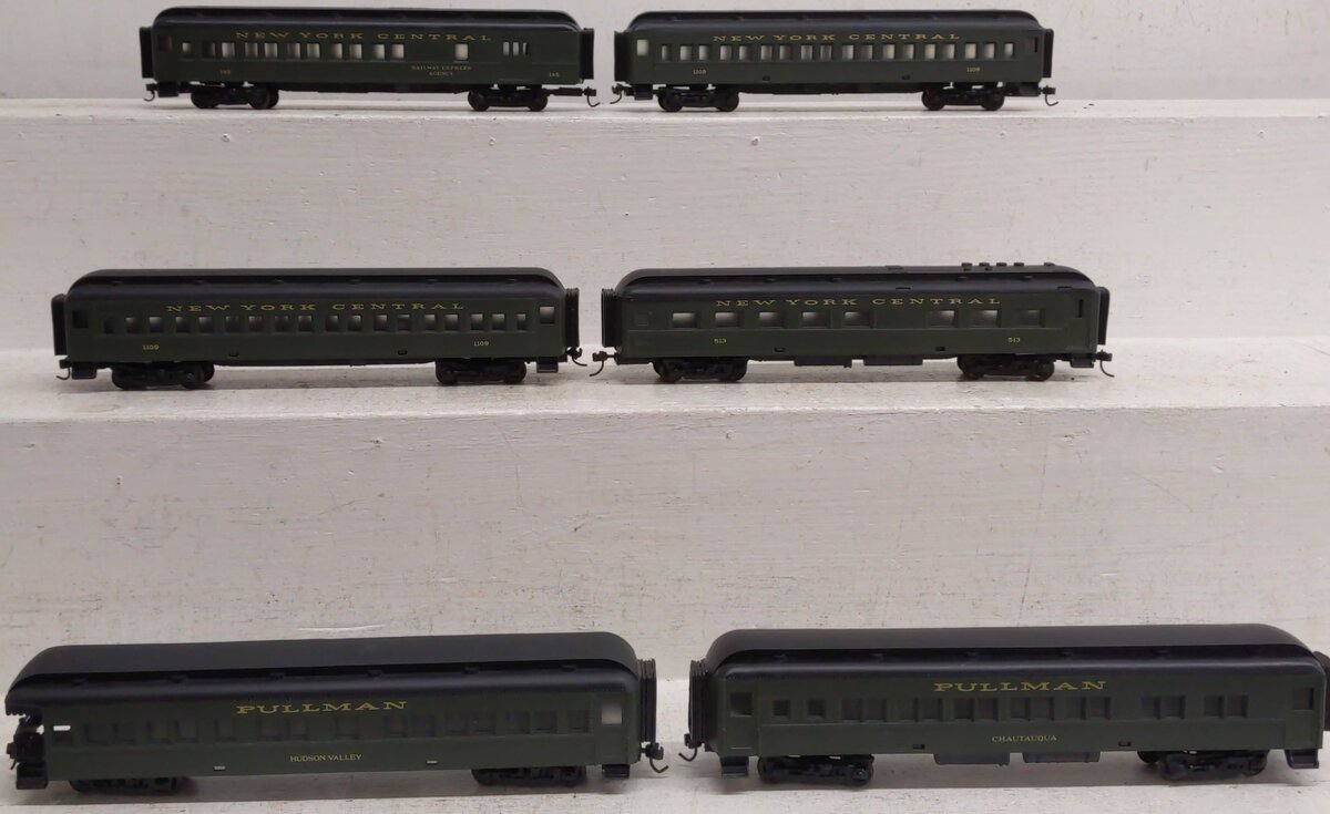 Life Like HO Scale Assorted Passenger Cars; 513, 1109 x 2, 145, [6] VG