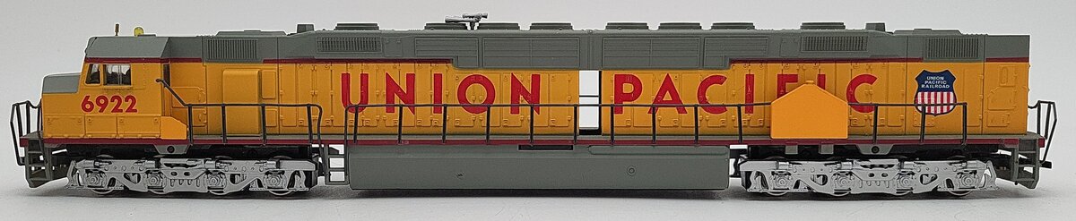 Bachmann HO Scale Union Pacific DD40X Diesel Engine #6922 EX/Box