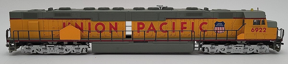Bachmann HO Scale Union Pacific DD40X Diesel Engine #6922 EX/Box
