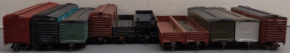 Revell & Others HO Scale Assorted Freight Cars; 4054, 4050, 15317, 3341, [11] VG