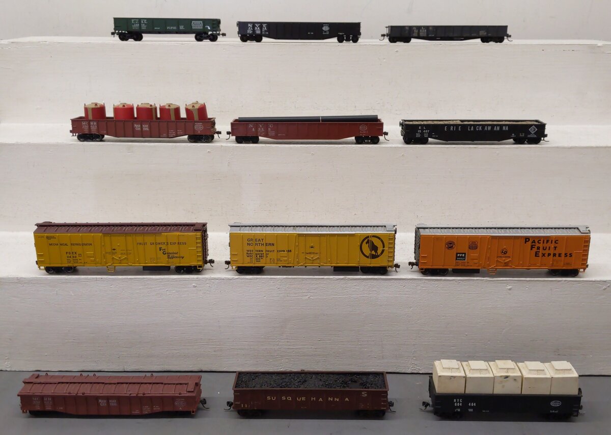 Life Like, Revell & Other HO Scale Freight Cars [12] VG
