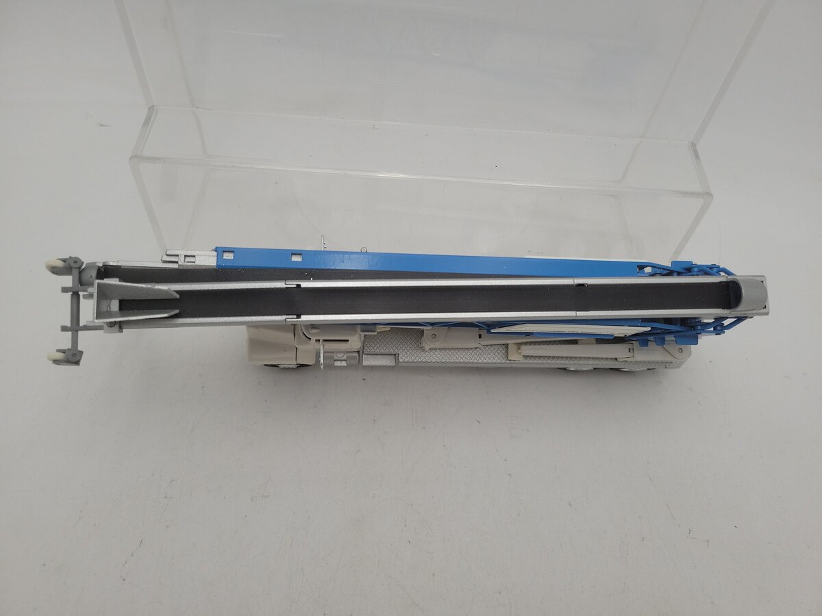 Conrad 36112/0 1:50 Scale Putzmeister TB105 Telebelt w/International 5000 Truck EX/Box