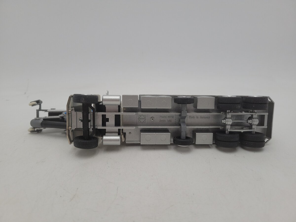 Conrad 36112/0 1:50 Scale Putzmeister TB105 Telebelt w/International 5000 Truck EX/Box