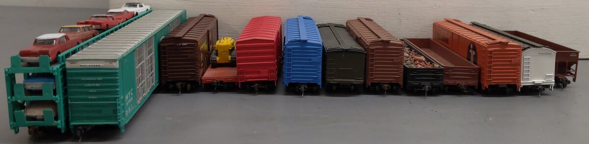 Athearn & Others HO Scale Assorted Freight Cars; 905354, 904097, 15487, [13] VG