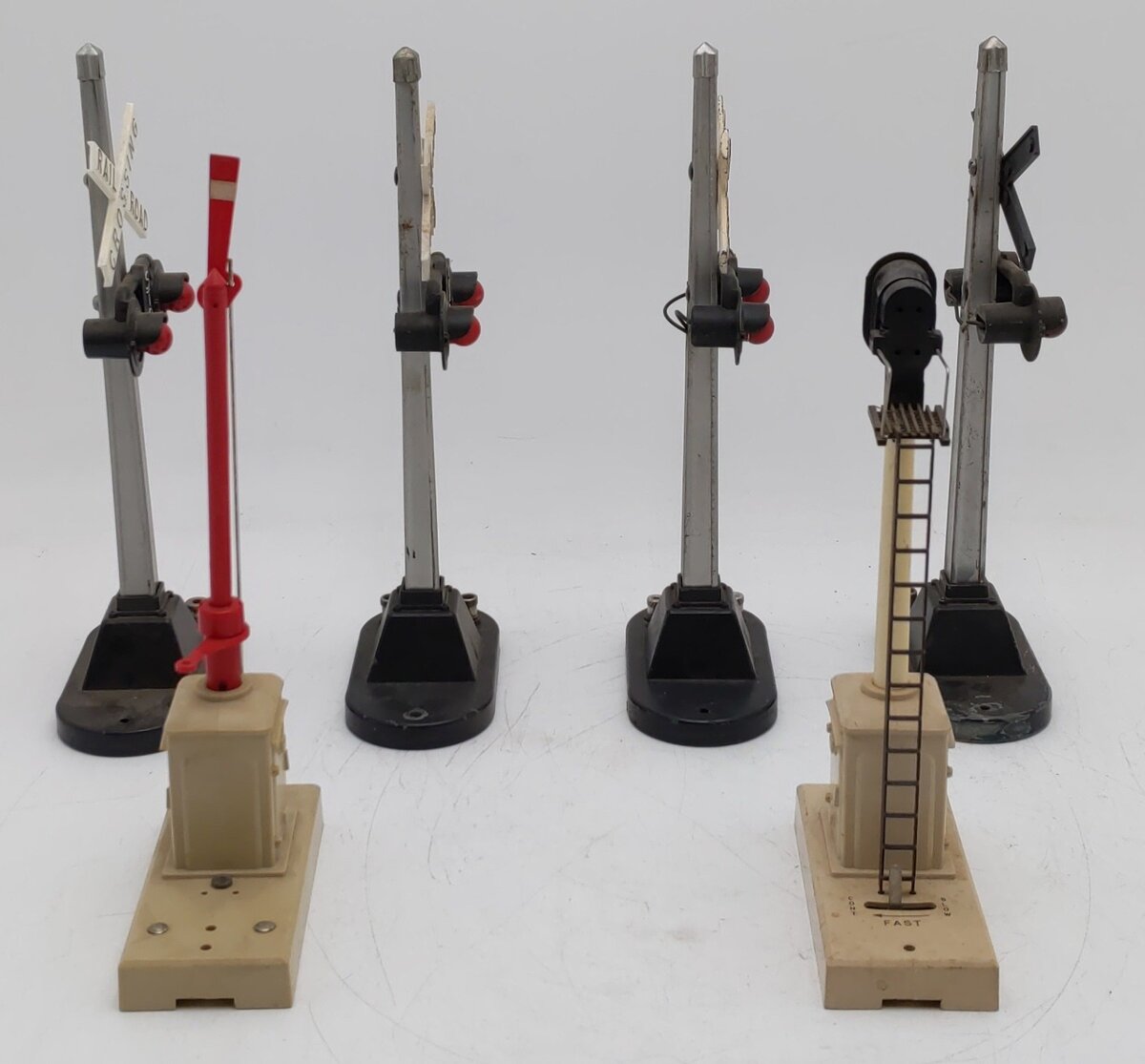 Lionel Vintage O Gauge Accessories #161,154,154,154,154,253 [6] VG