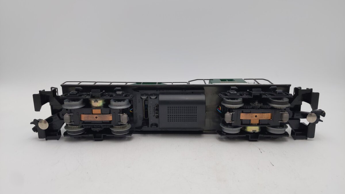 Lionel 6-18802 O Gauge Southern GP-9 Diesel Locomotive #8802 VG/Box