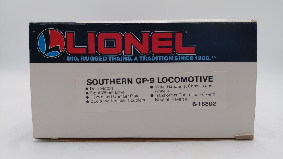 Lionel 6-18802 O Gauge Southern GP-9 Diesel Locomotive #8802 VG/Box