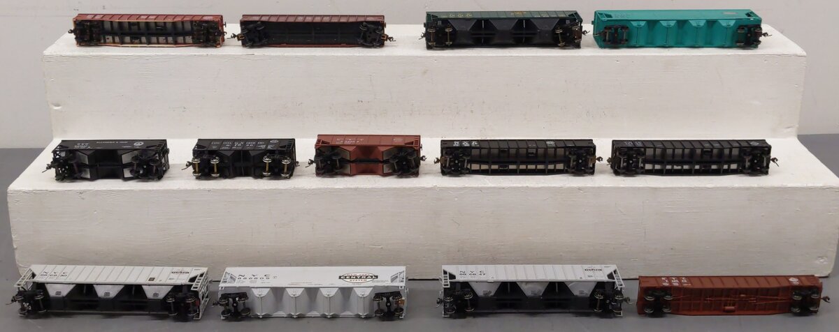 Athearn & Others HO Scale Assorted Freight Cars; 1036, 834592, 71249, [13] VG