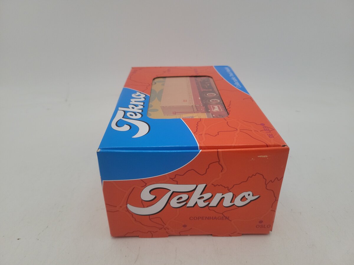 Tekno 71566 1:50 Scale Mack F700 (6 x 4) Solo Tractor Unit 