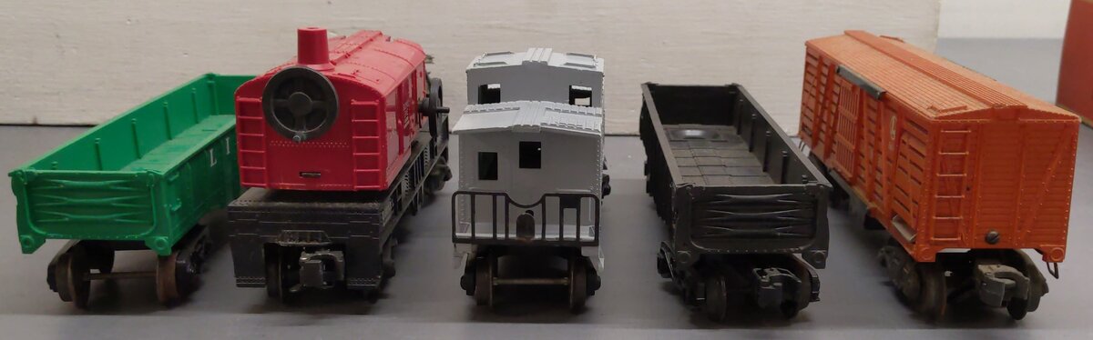 Lionel O Gauge Assorted Freight Cars #6017, #6142, #6560, #6142, #3656 VG/Box