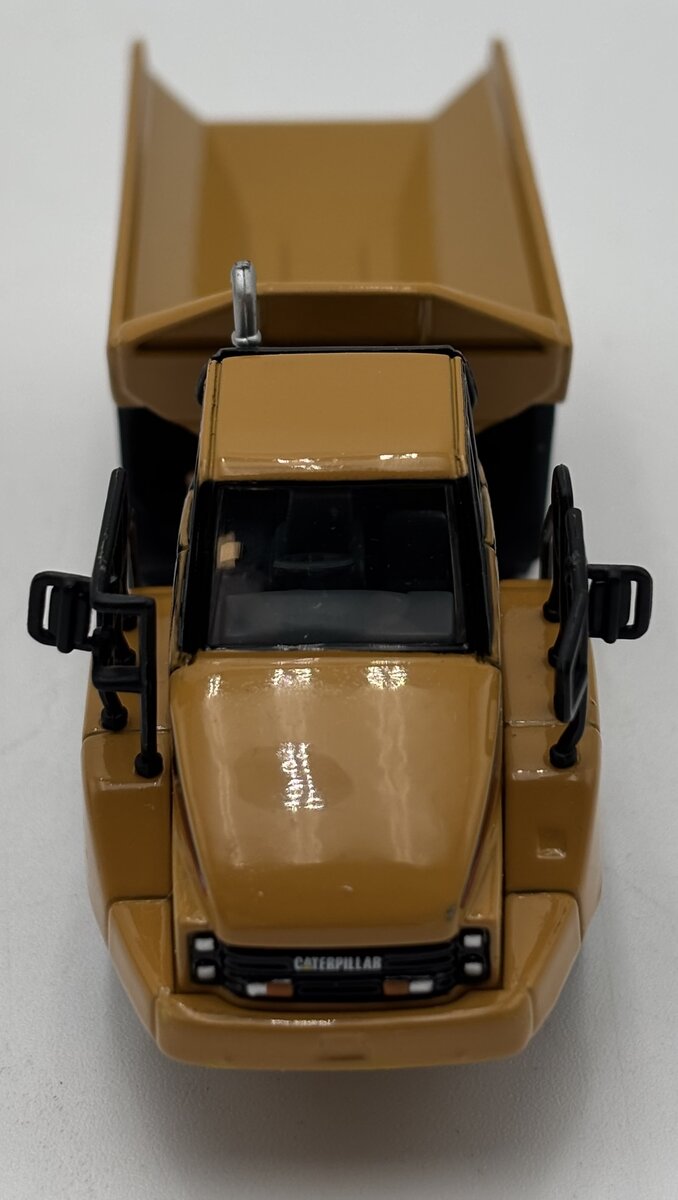 Norscot 55130 1:87 Scale Diecast Assembled Caterpillar # 730 Articulated Truck LN/Box