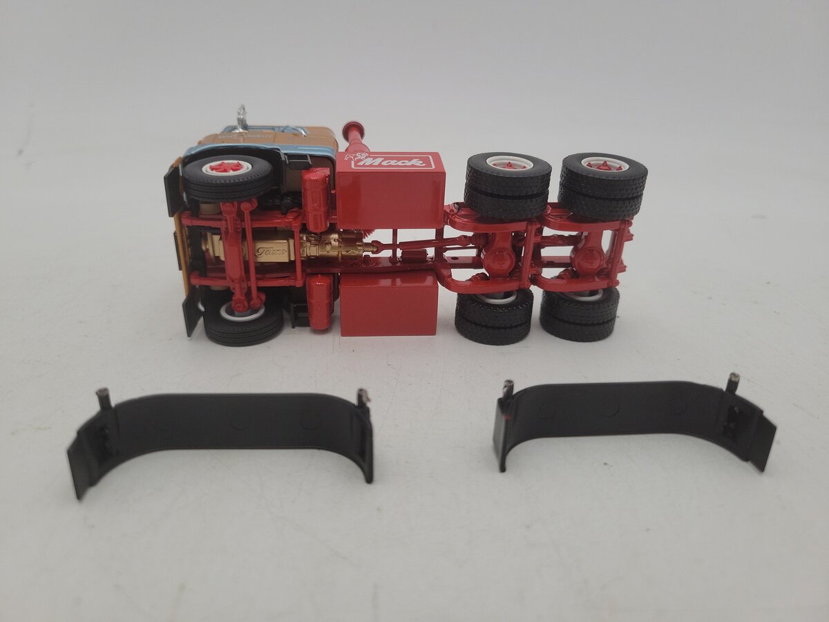 Tekno 71566 1:50 Scale Mack F700 (6 x 4) Solo Tractor Unit 