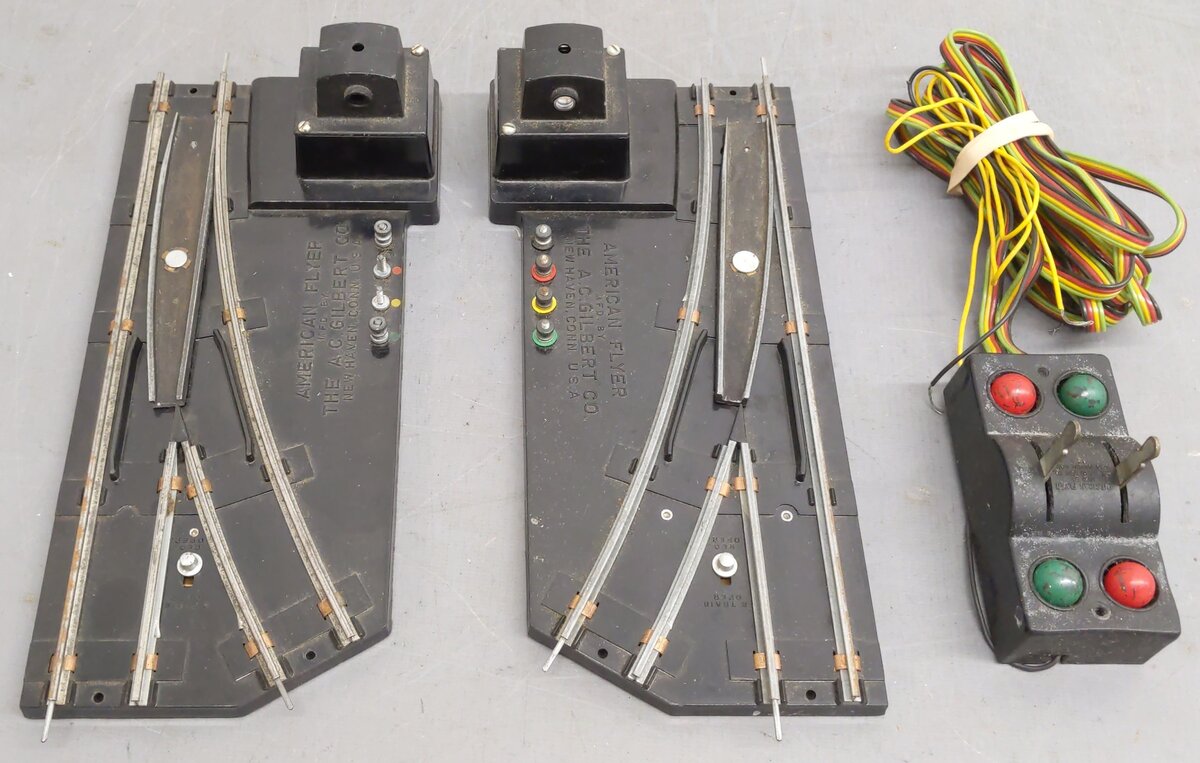 American Flyer 720A Vintage S Electric Remote Control Switches (Pair)/Box