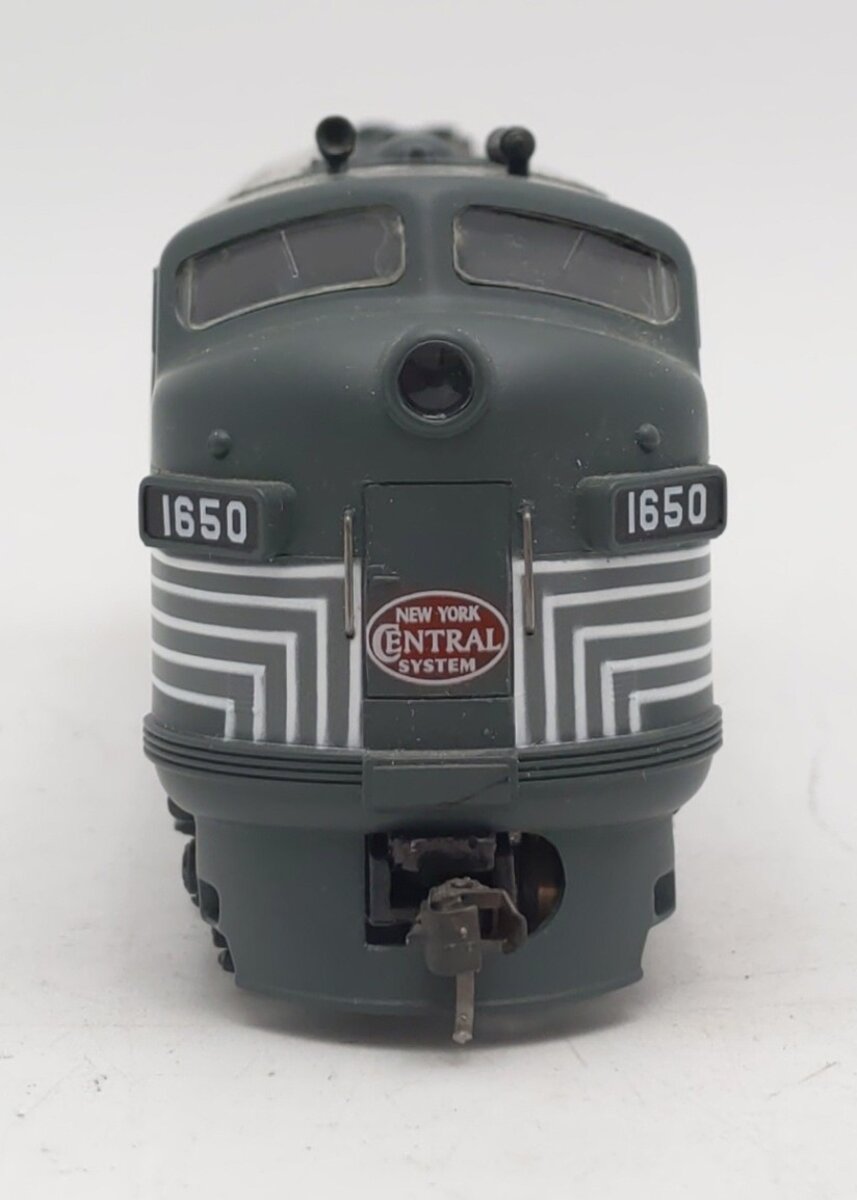 MRC CB105-F7A HO Scale New York Central F7A Diesel Locomotive #1650 EX