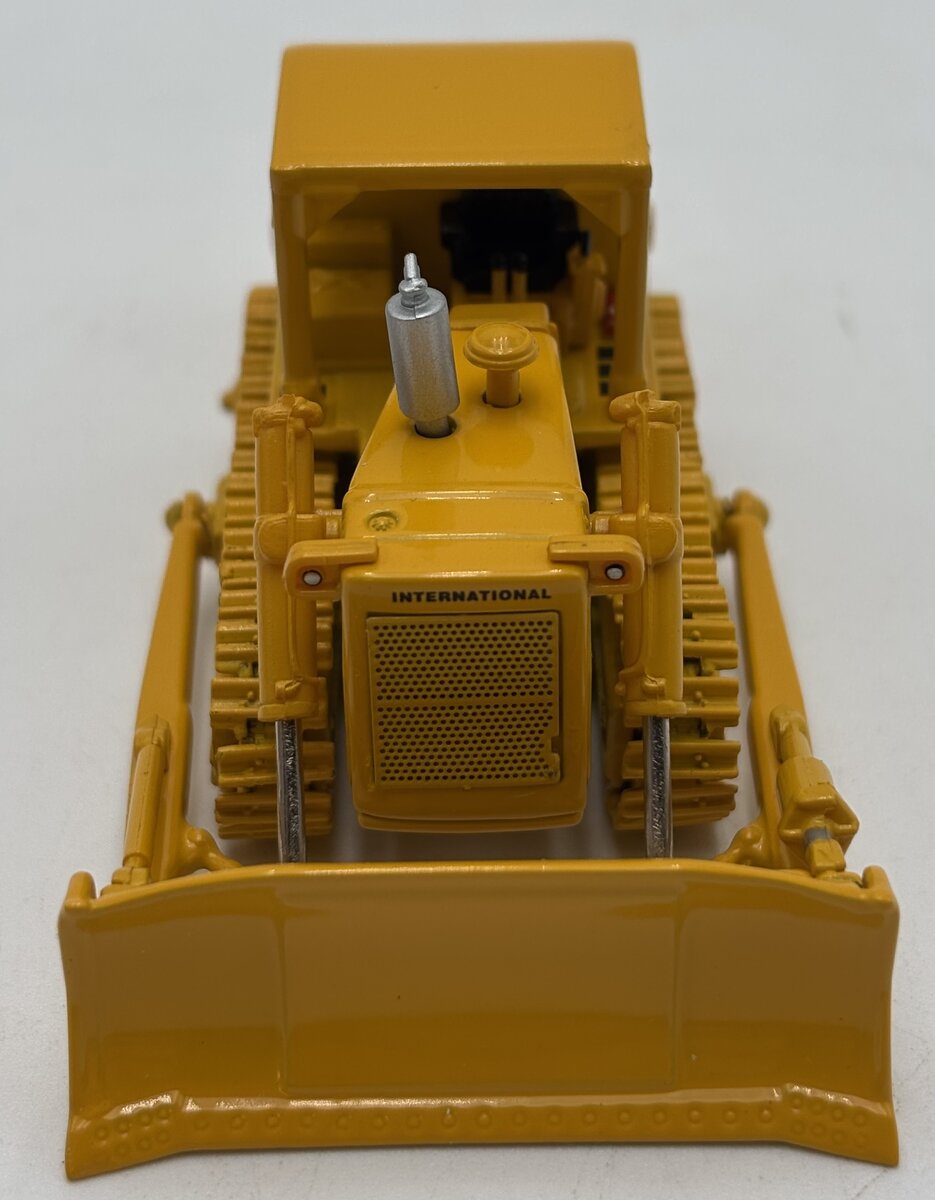 First Gear 80-0303 1:87 Scale TD-25 International Harvester Crawler W/Ripper LN/Box