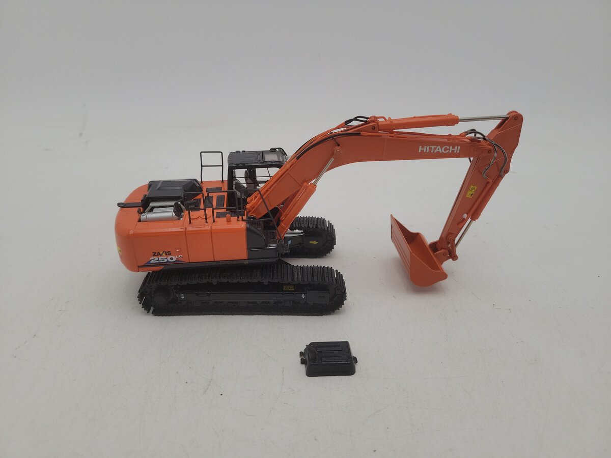 TMC ZX250 1:50 Scale Hitachi LC-6 Hydraulic Excavator VG/Box