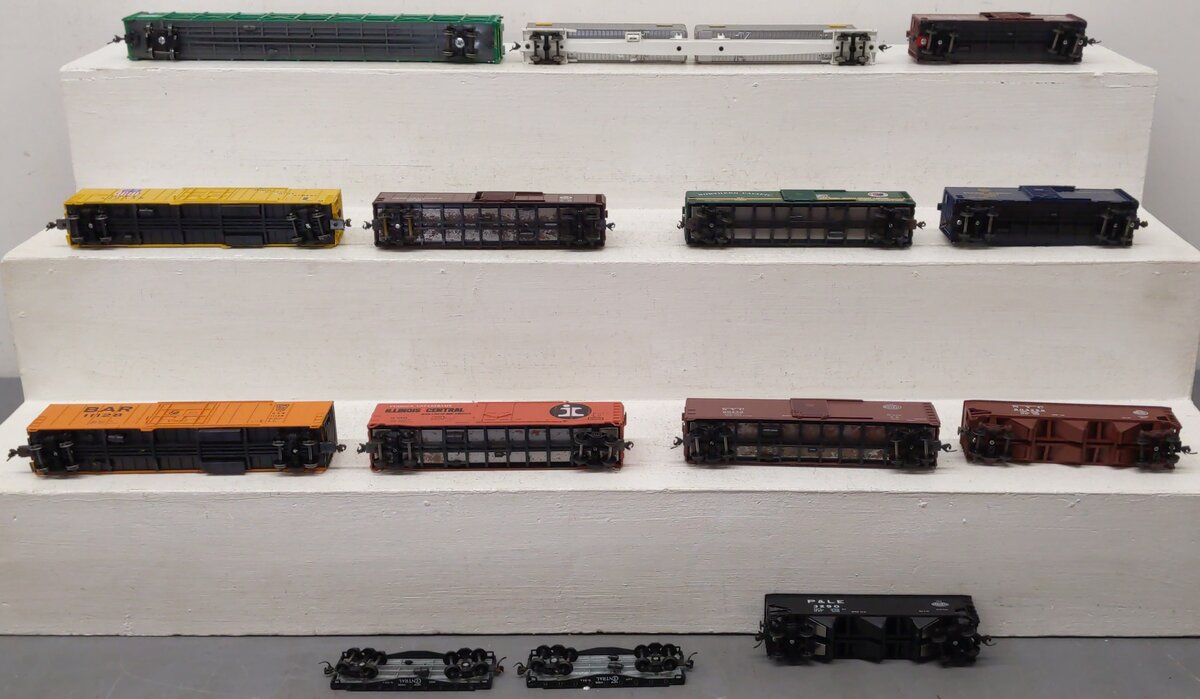 Bachmann & Others HO Scale Assorted Freight Cars; 11128, 905354, 504228 [14] VG