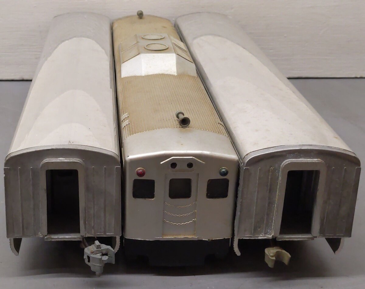 AMT Vintage O Santa Fe and Pennsylvania Passenger Cars: 5260, 4170, 3407 [3]