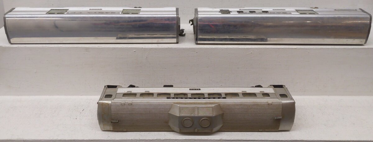 AMT Vintage O Santa Fe and Pennsylvania Passenger Cars: 5260, 4170, 3407 [3]