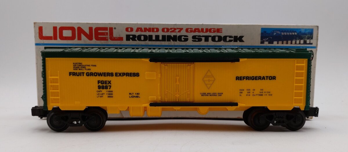 Lionel 6-6102 O Gauge Great Northern 4-Bay Covered Hopper EX/Box