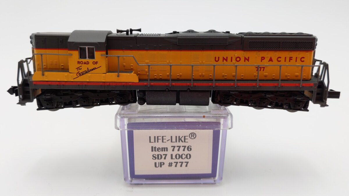 Life Like 7776 N Scale Union Pacific SD-7 Powered Diesel Locomotive #777 EX/Box