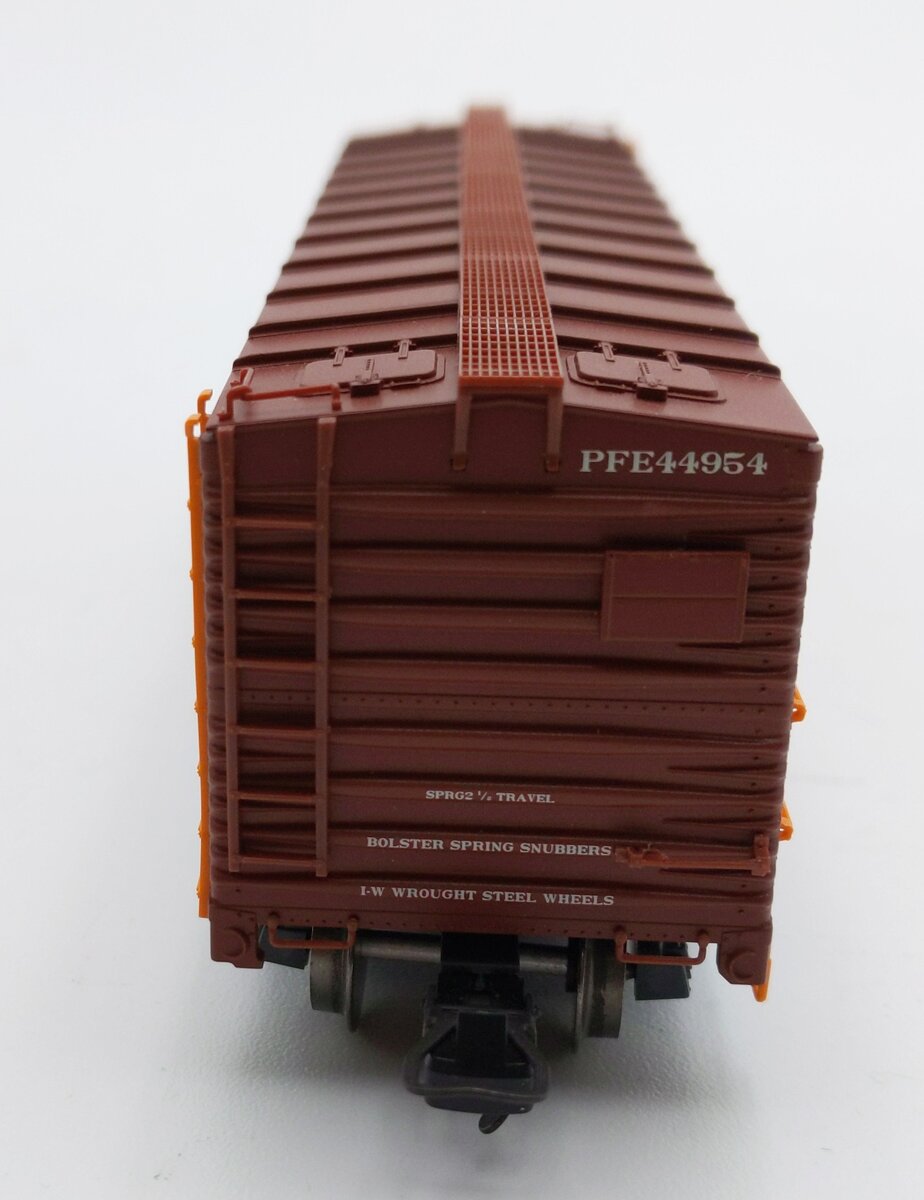 Marklin 45680 HO Scale Pacific Fruit Express Reefer #44954 LN/Box
