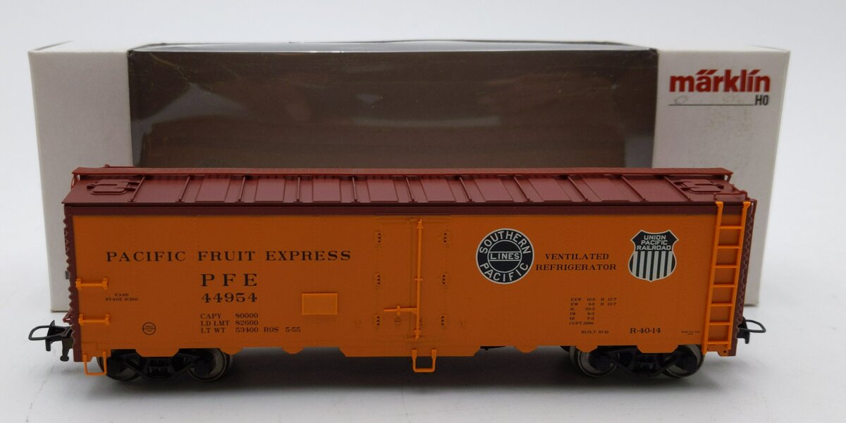 Marklin 45680 HO Scale Pacific Fruit Express Reefer #44954 LN/Box