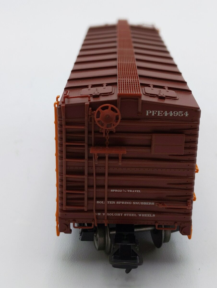 Marklin 45680 HO Scale Pacific Fruit Express Reefer #44954 LN/Box
