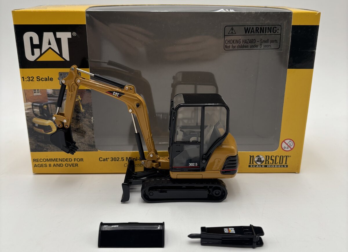 Norscot 55085 1:32 Diecast Caterpillar 302.5 Mini-Hydraulic Excavator w/Tools LN/Box