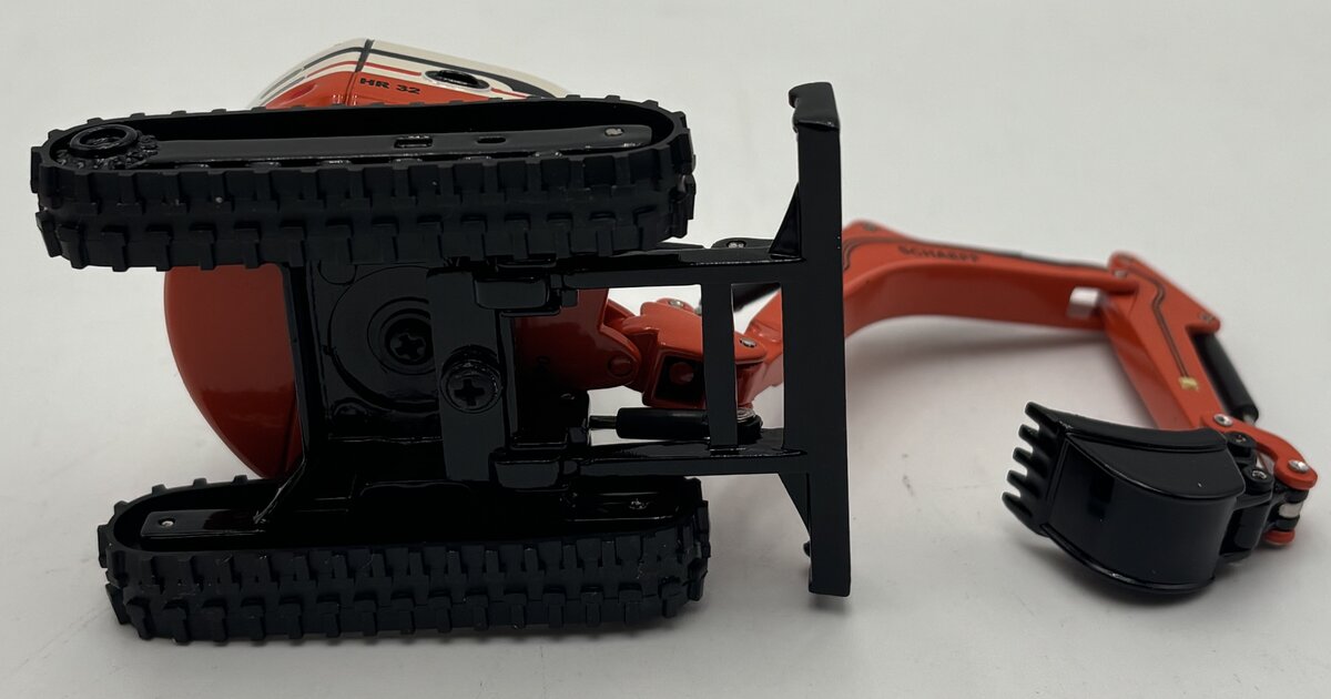 Brami Modell 1:50 Schaeff Terex HR32 Excavator LN/Box