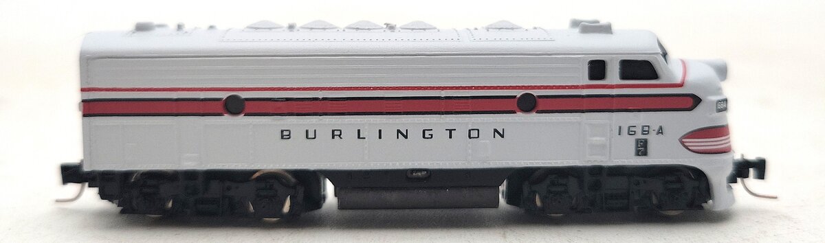 Micro-Trains 98001220 Z Scale Chicago Burlington & Quincy F7 Powered A-Unit Loco LN/Box