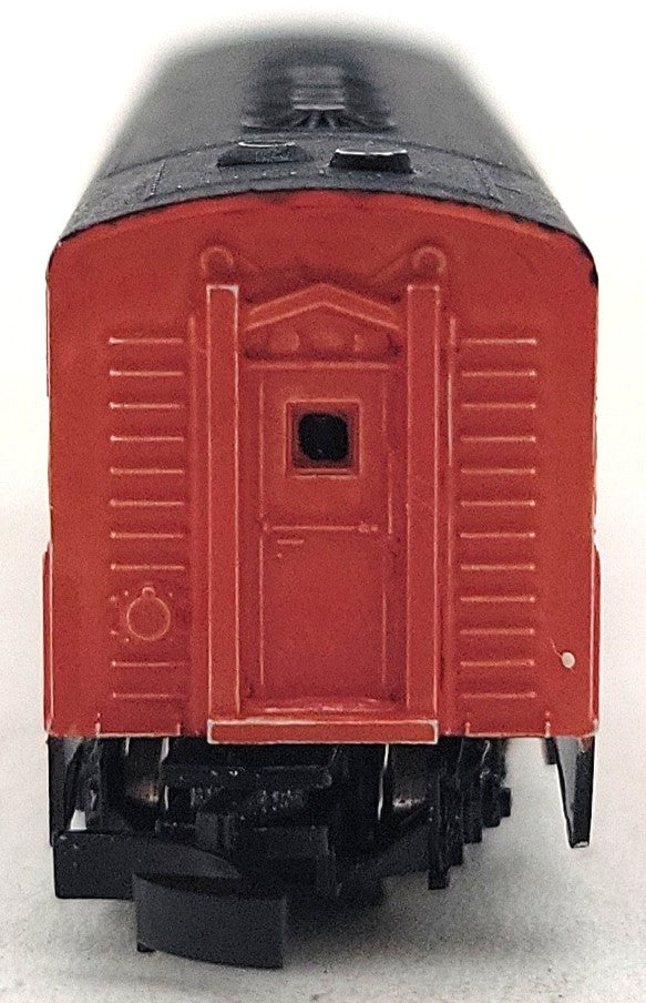 Micro-Trains Custom Z Scale Non-Powered F7 Dummy B-Unit Locomotive/Box