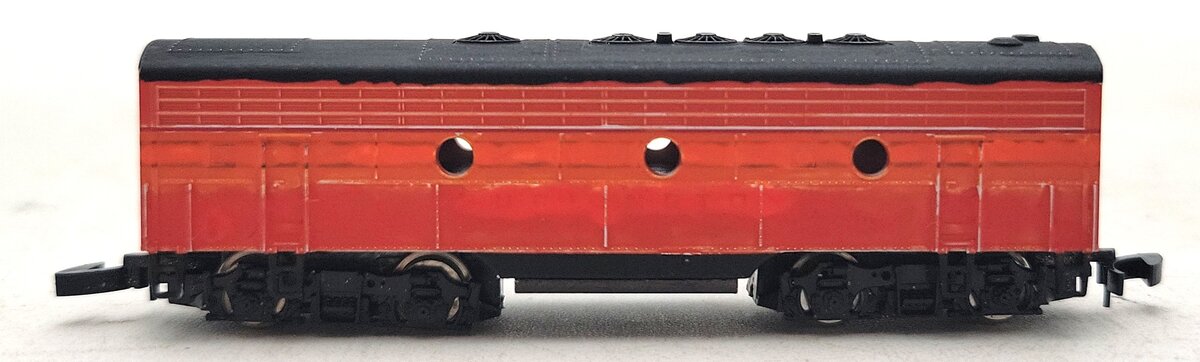 Micro-Trains Custom Z Scale Non-Powered F7 Dummy B-Unit Locomotive/Box