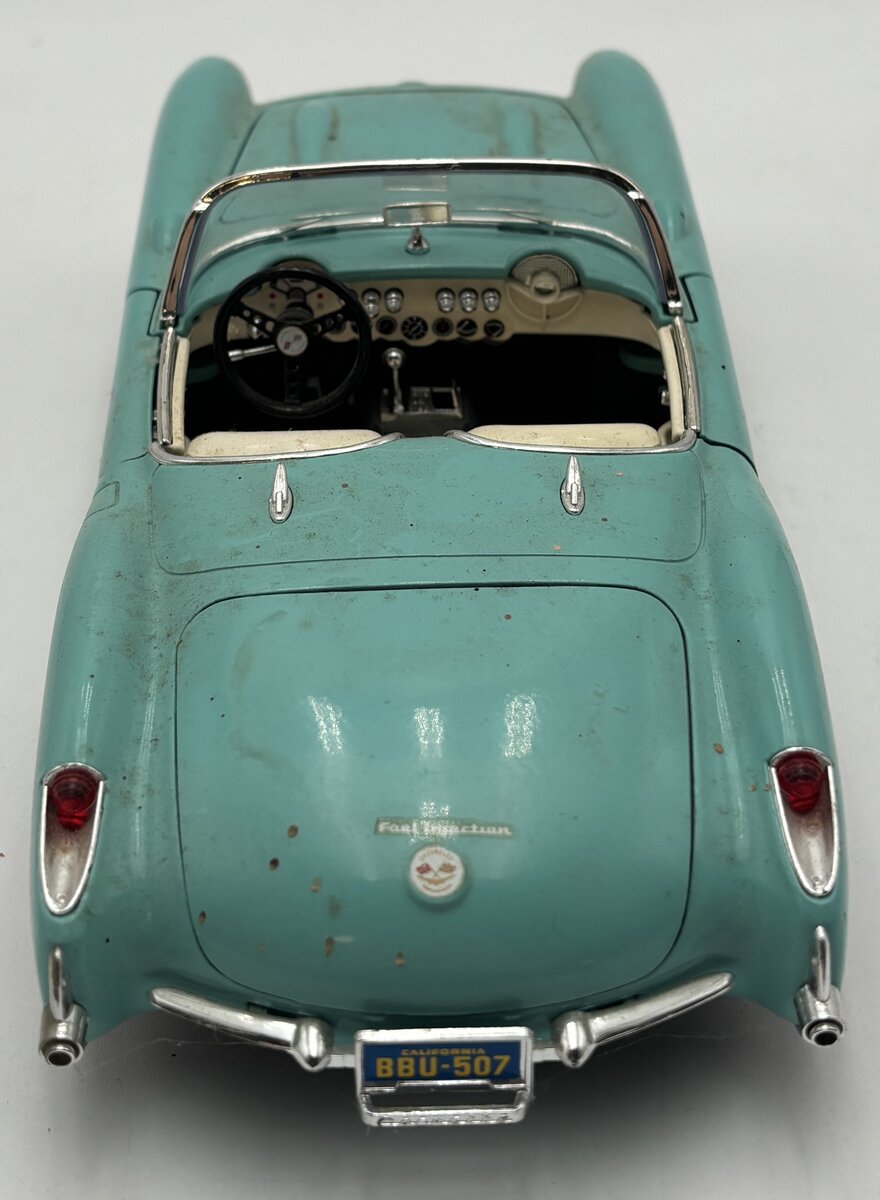 Burago 3024 1:18 1957 Chevrolet Corvette (Blue) VG/Box