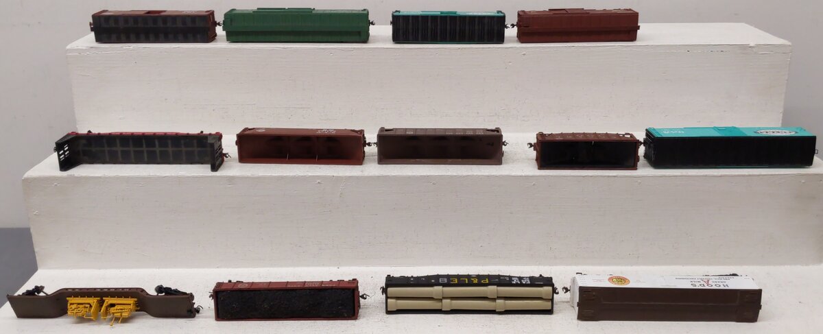 Athearn & Others Ho Scale Assorted Freight Cars [13] VG
