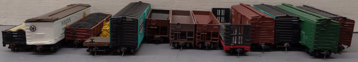 Athearn & Others Ho Scale Assorted Freight Cars [13] VG