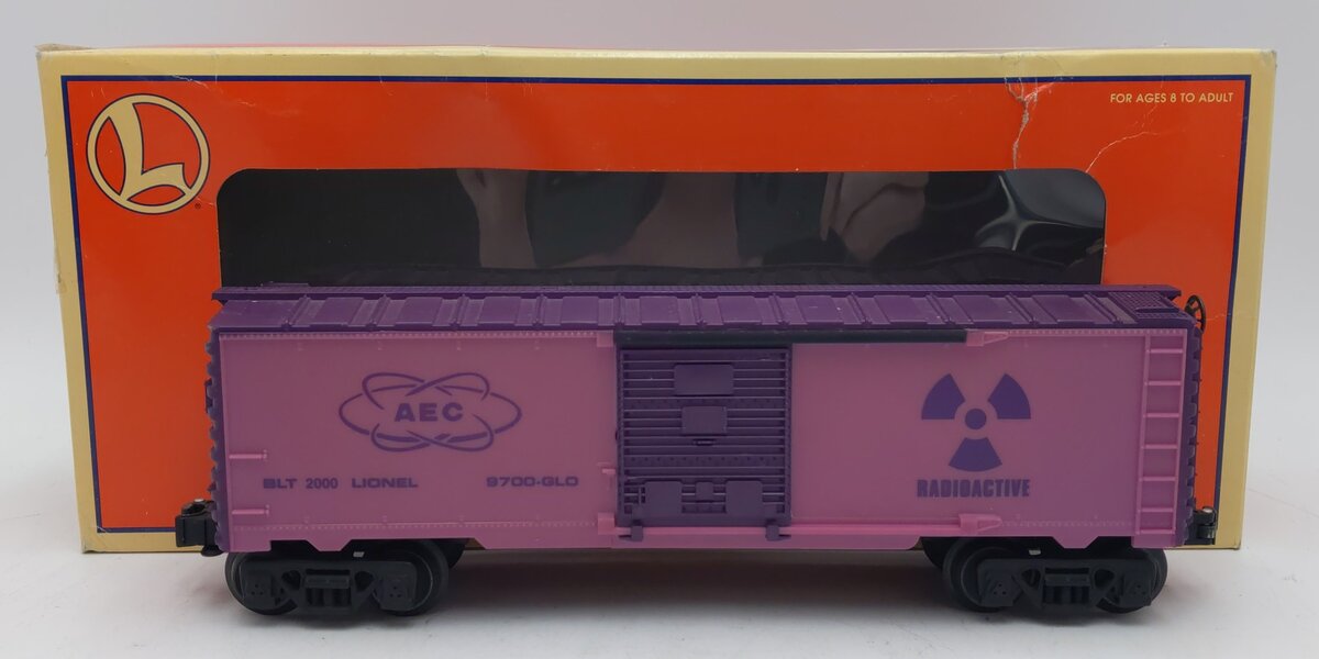 Lionel 6-26271 O Gauge AEC Glow in the Dark Purple Boxcar EX/Box