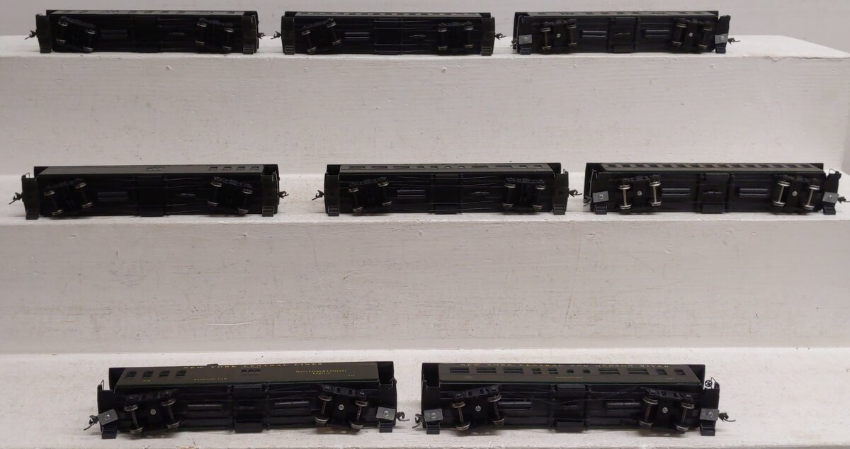 Walthers HO Scale Assorted Passenger Cars; [8] VG